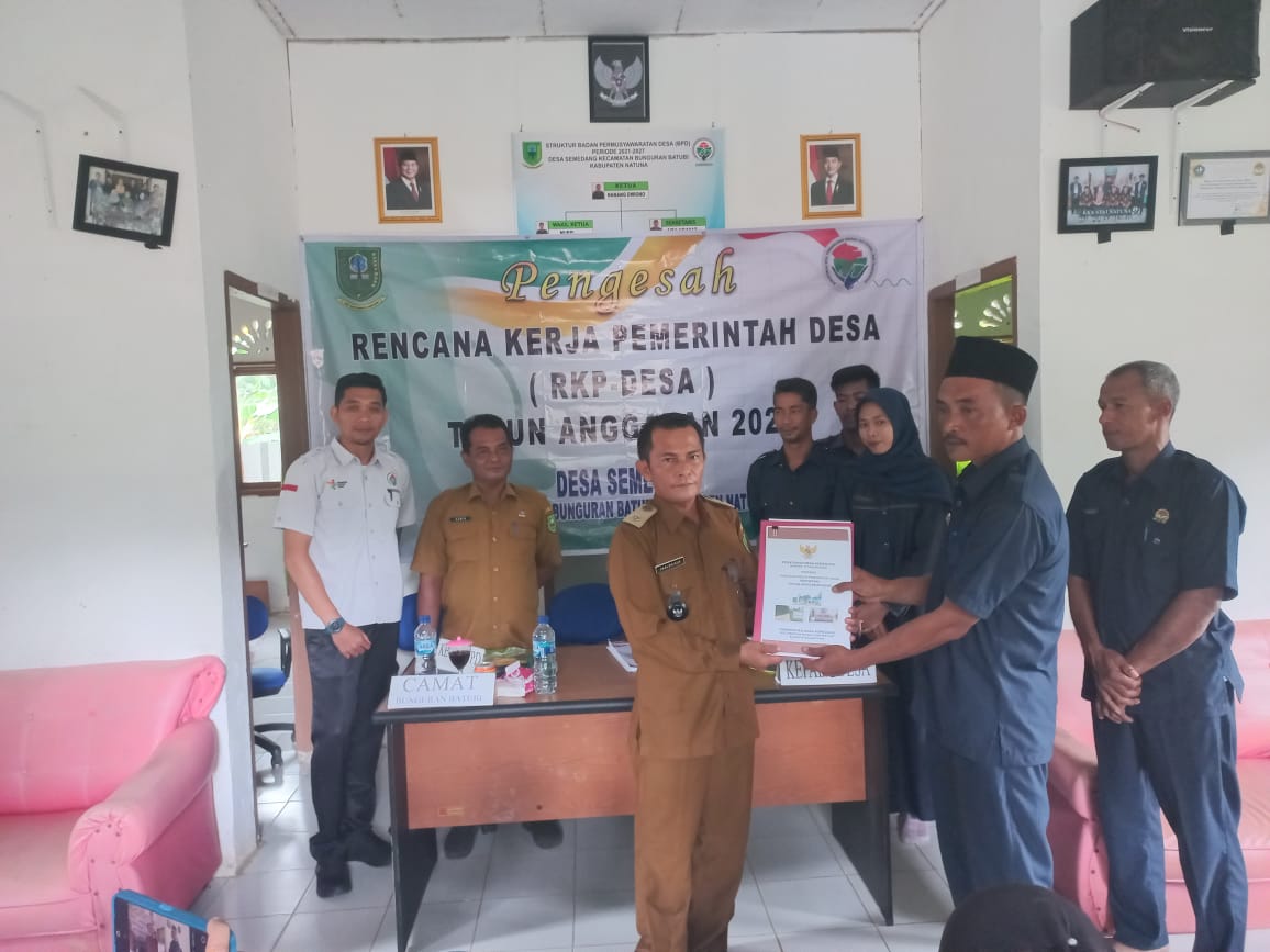 Read more about the article Rapat Kerja Pelaksanaan Pembangunan Drainase Sekaligus  Pembentukan Posbankum Desa Semedang. Rabu, 07 Oktober 2025